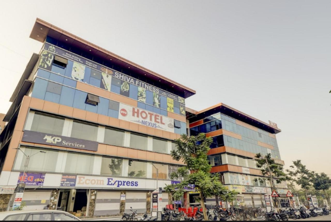 Hotel Nexus Surat Eksteriør billede